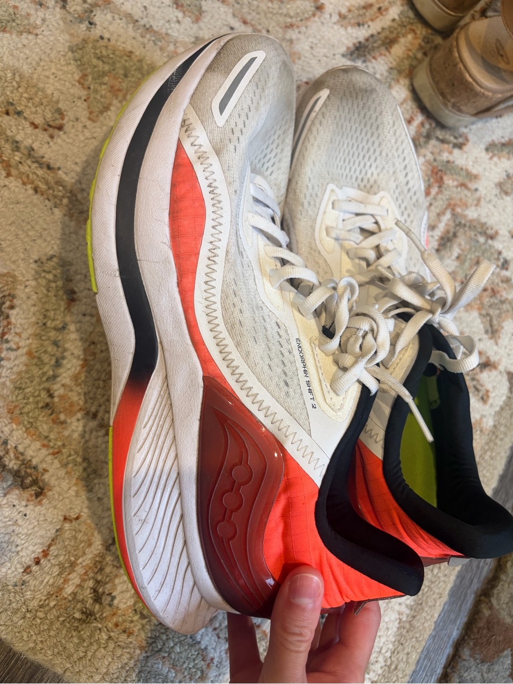Men’s saucony endorphin shift 2 size 10.5
